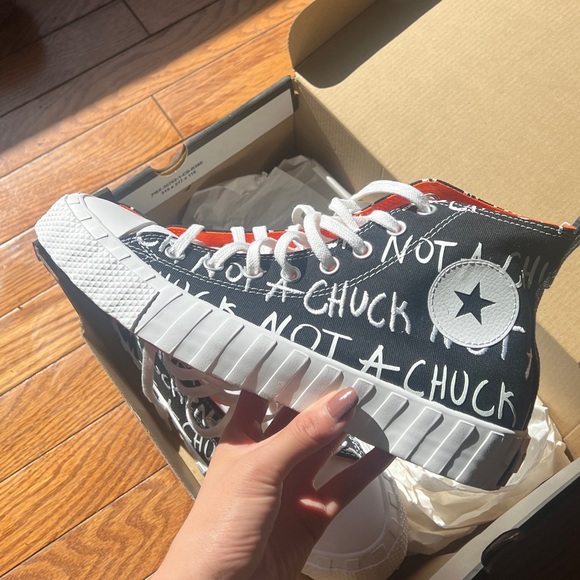 Converse - Unisex High Top Shoes (Size Men 8.5) - Picture 6 of 7